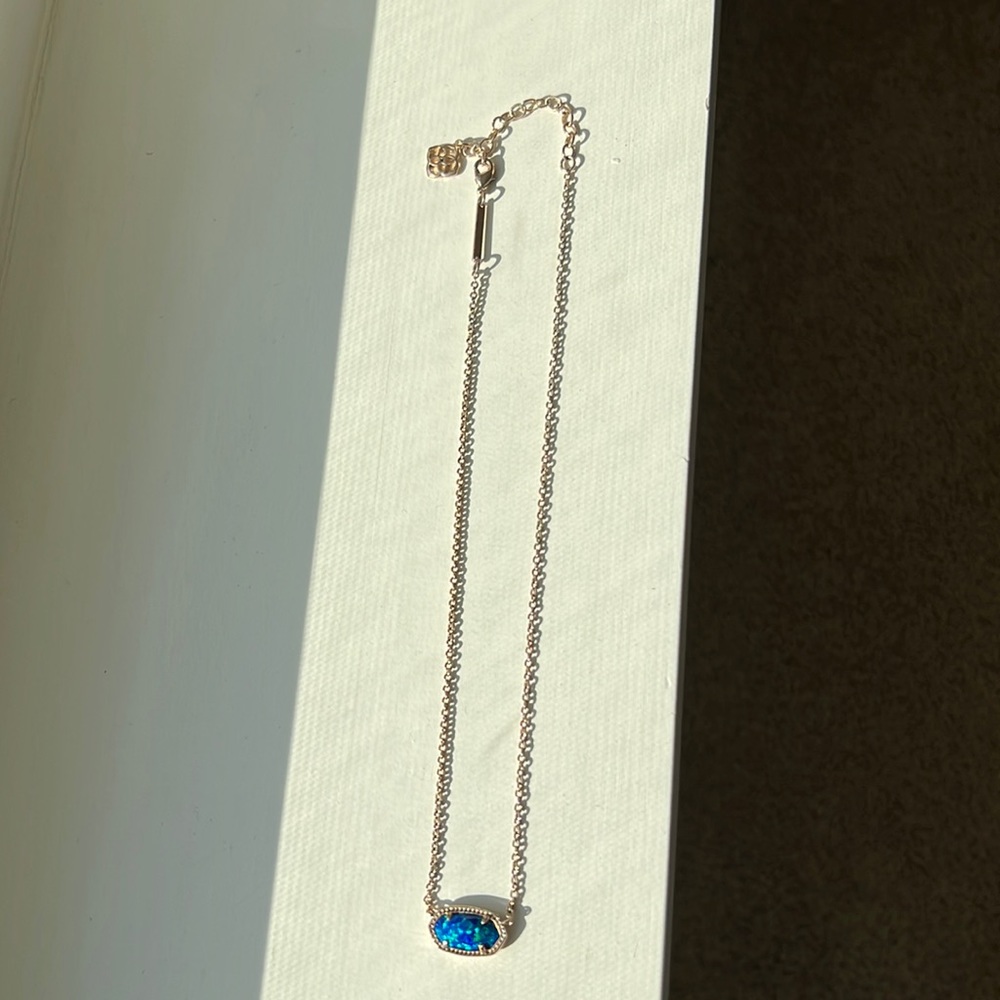 Beautiful blue Kendra Scott necklace